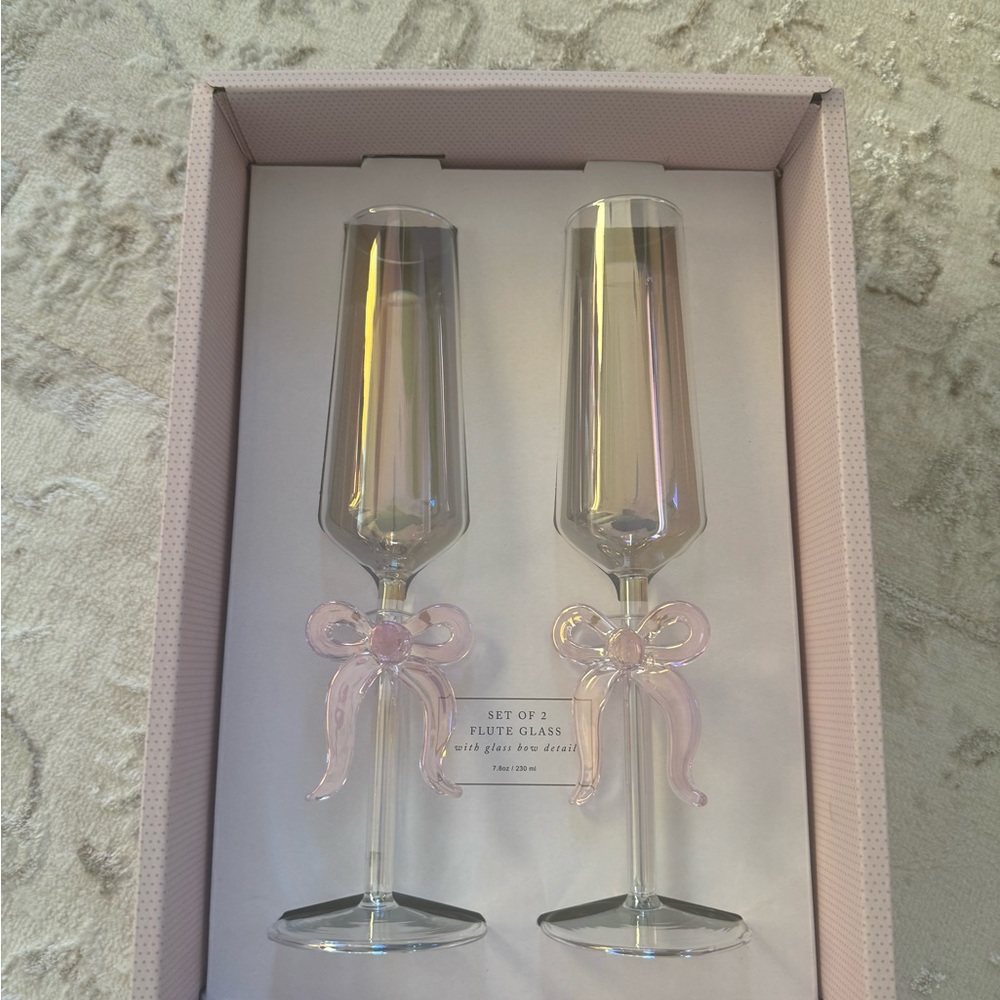 Elegant Champagne Flutes with Pink Bow Set of 2 NWT
